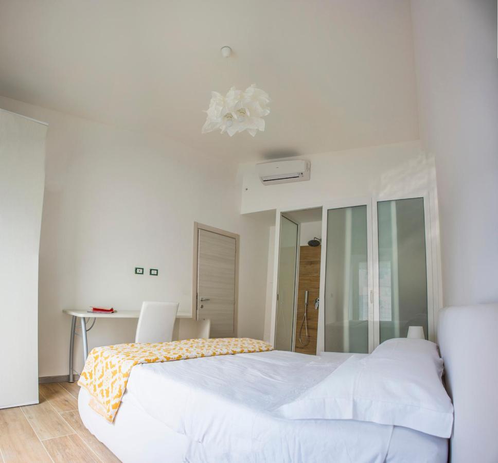 La Casa Di Penelope B&B E Noleggio Bici Elettriche Ispica Extérieur photo